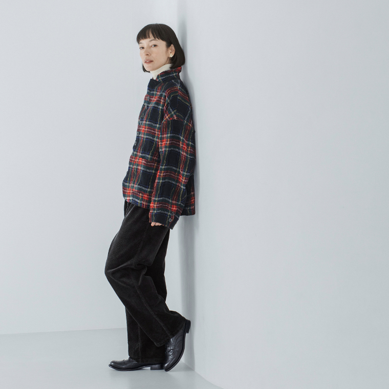 ICHI Antiquites  コットンウールタータンチェックジャケット　全身横のシルエット