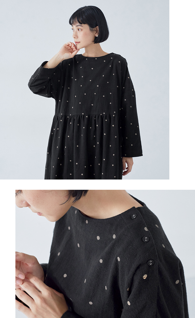 【 D*g*y 】コットン起毛くずれドットワンピース style01 肩ボタン寄り