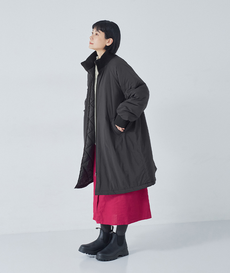 LUPILIEN by natulan  ナイロン中綿リブカラーコート　横のシルエット