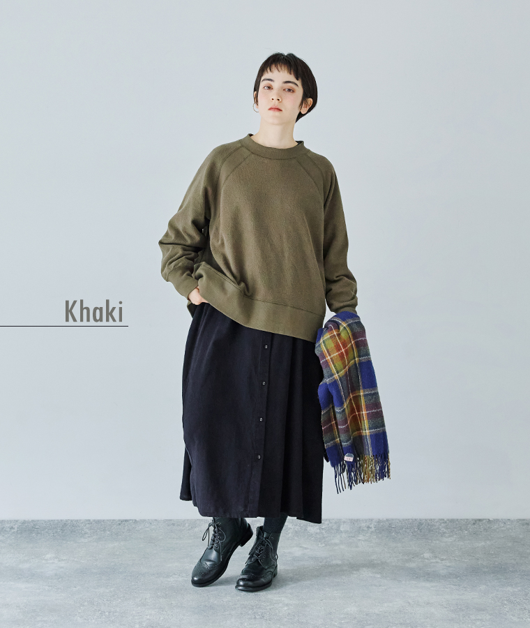 UNPLE  ニット裏起毛モックネックプルオーバー　カーキの着こなし