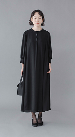 Luuna miu【ブラックフォーマル】大切な日のボタンフレアワンピース