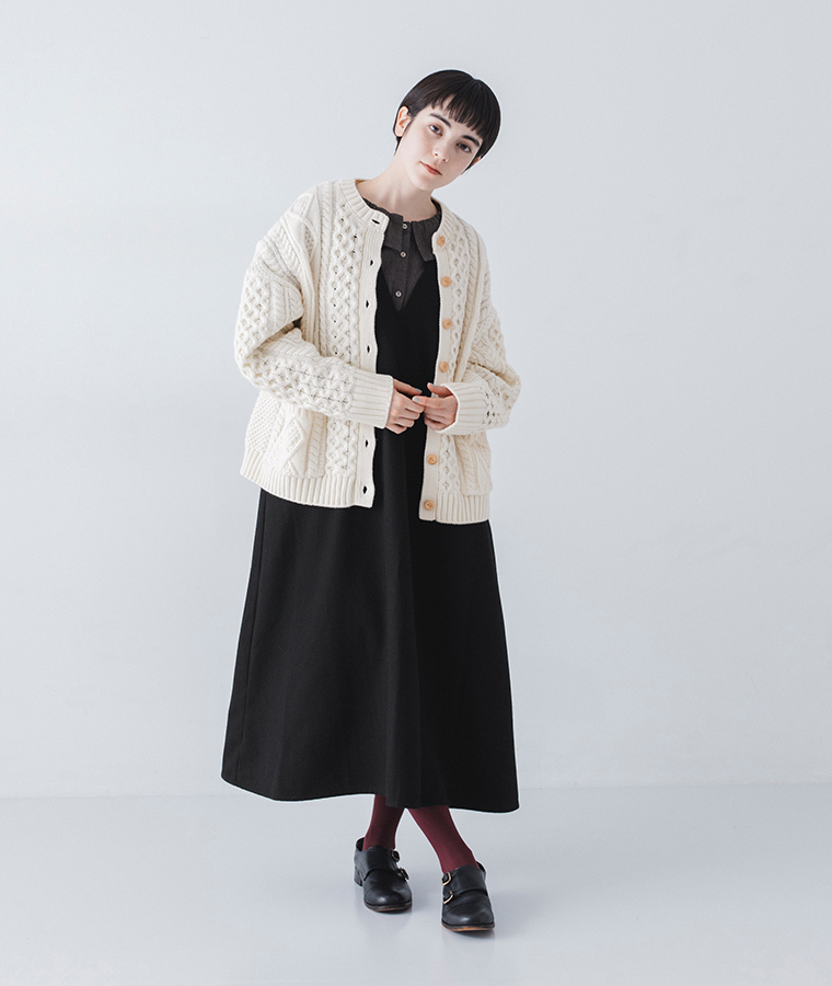 HEAVENLY  ウールミックスジャンパースカート ブラック カーデ合わせ