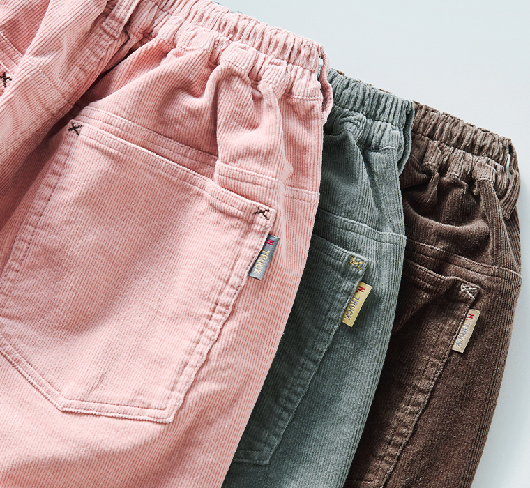 NORTHERN TRUCK コーデュロイワークストレートパンツの置き後ろ生地アップ