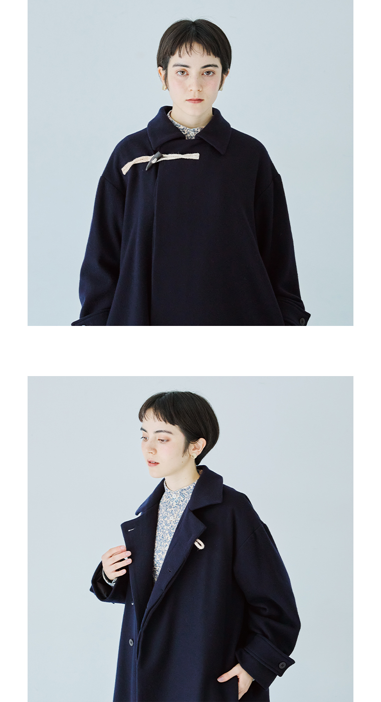 木製トグルとジュートコードのディテール（前開き右寄り）