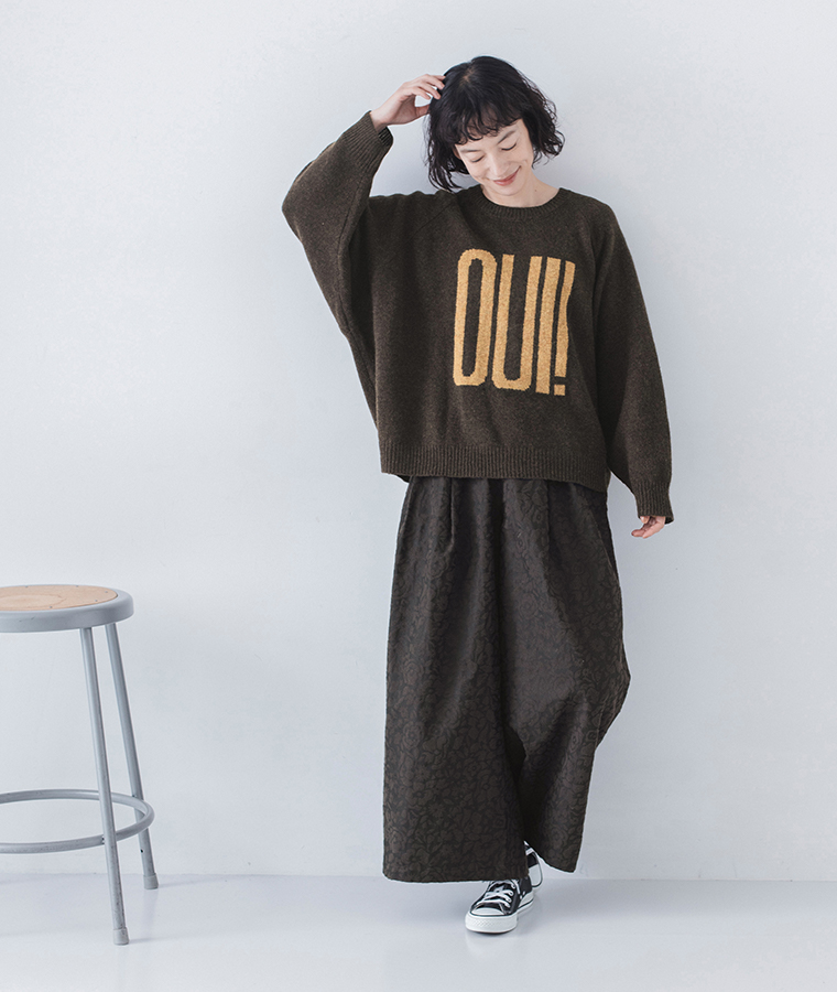 ichi ビエラ起毛フラワーセミワイドパンツ(チャコール)のコーデ2全身前