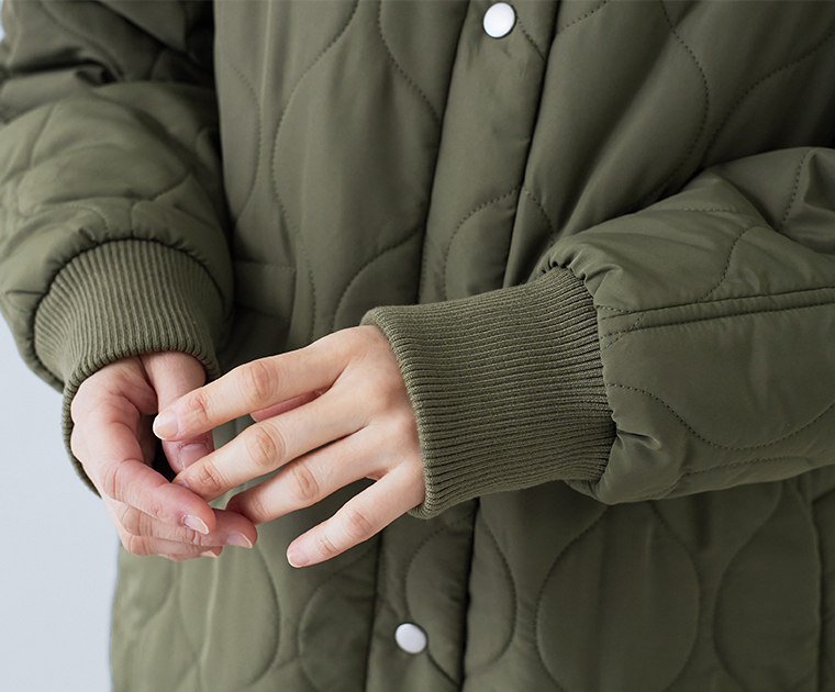 D*g*y ひょうたんキルトフーディーコートカーキの袖口リブ