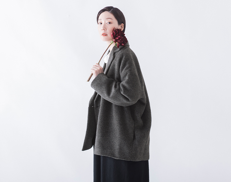 シャギー素材の華やかさがわかるディテール