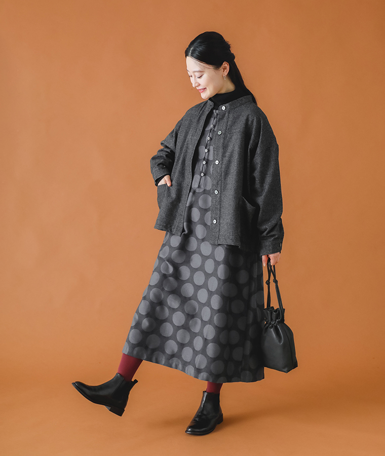 【 cloudnine 】表起毛ツイルジャカードドットフレンチスリーブワンピース 上半身寄り