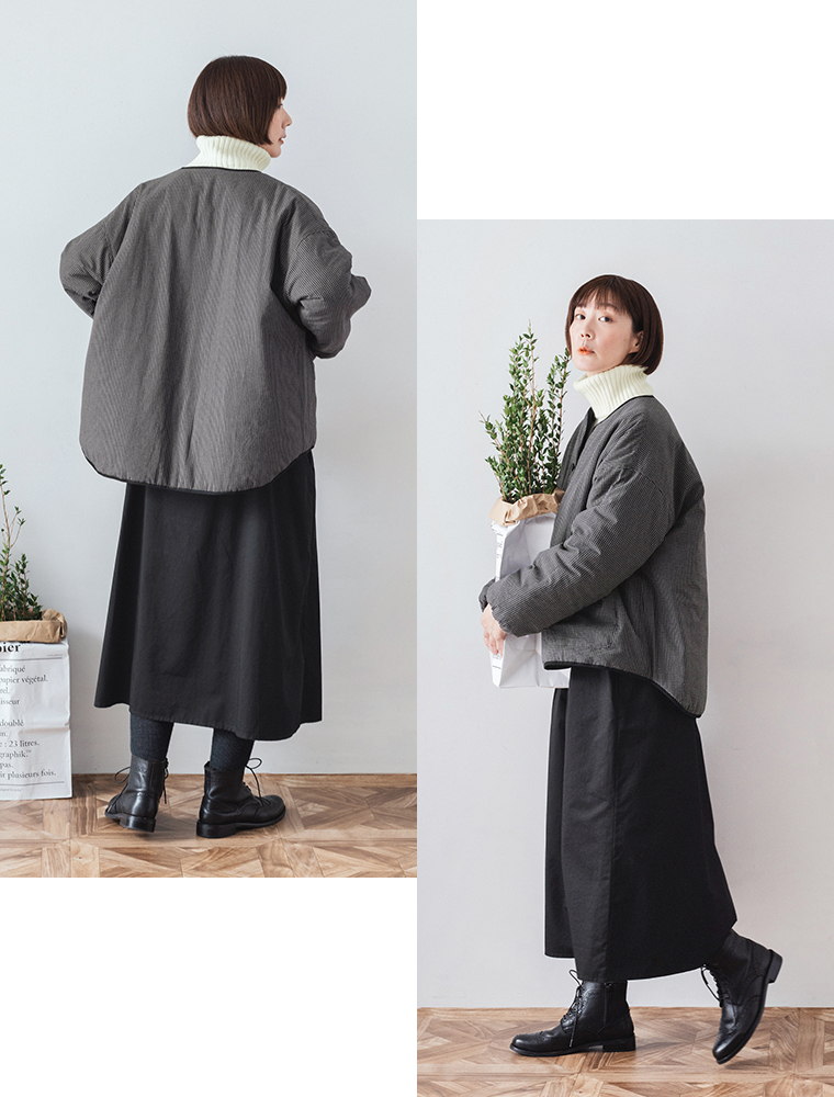 リバーシブルキルティングジャケット（ギンガムチェック）を着た女性の後ろ姿と横向きのコーディネート