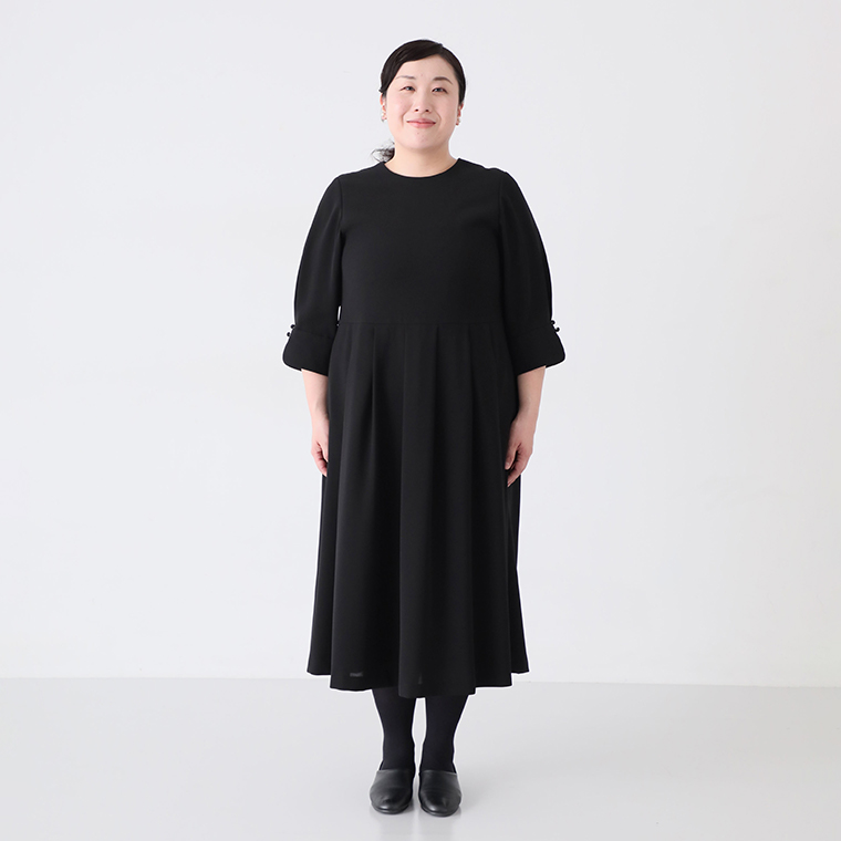 ワンピースを正面から撮影した着用画像