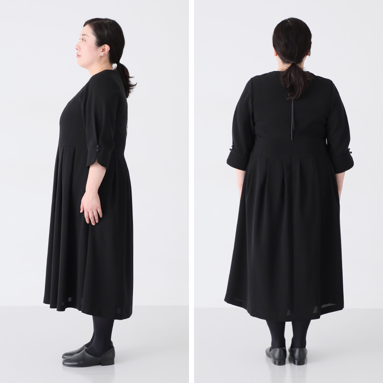 ワンピースを横と後ろから撮影した着用画像