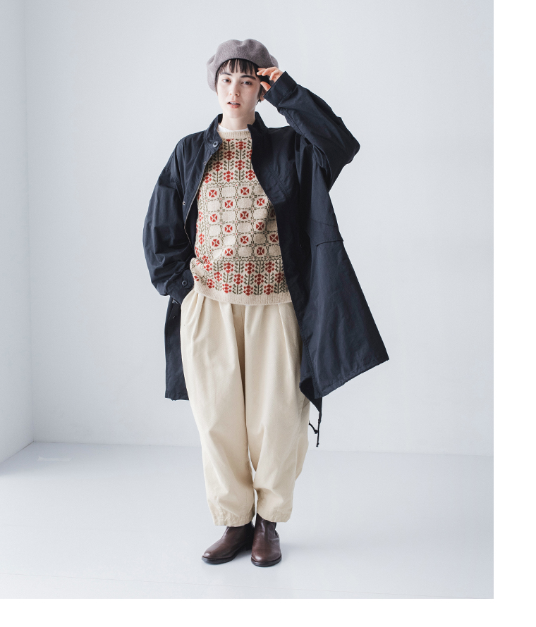 パッチワーク柄2wayカーディガン(オートミール×マルチ)のコートを羽織ったアレンジ全身