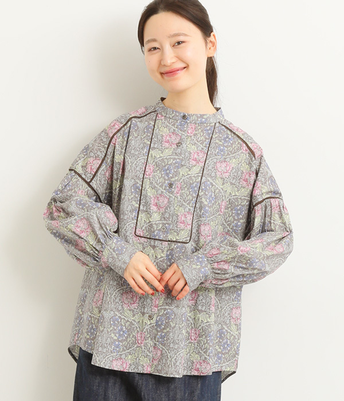 リバティプリントブラウス(グレー系-ONESIZE)