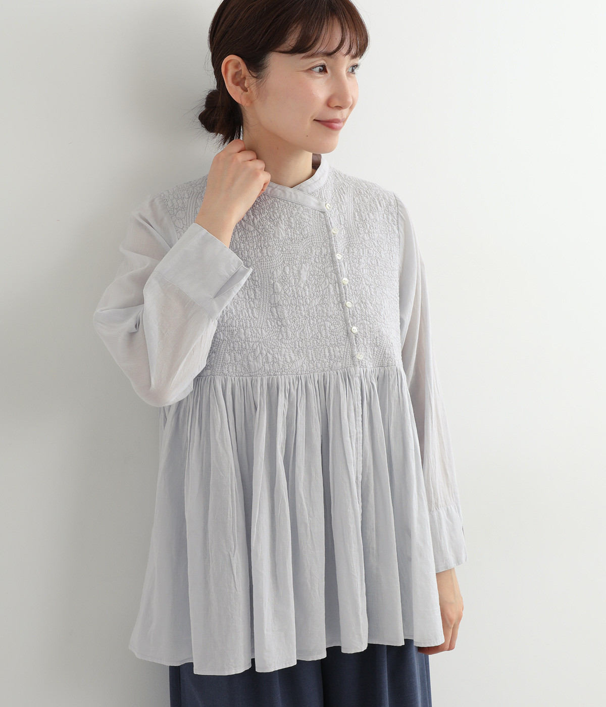 キルティング刺繍ブラウス(ブルー-ONESIZE)