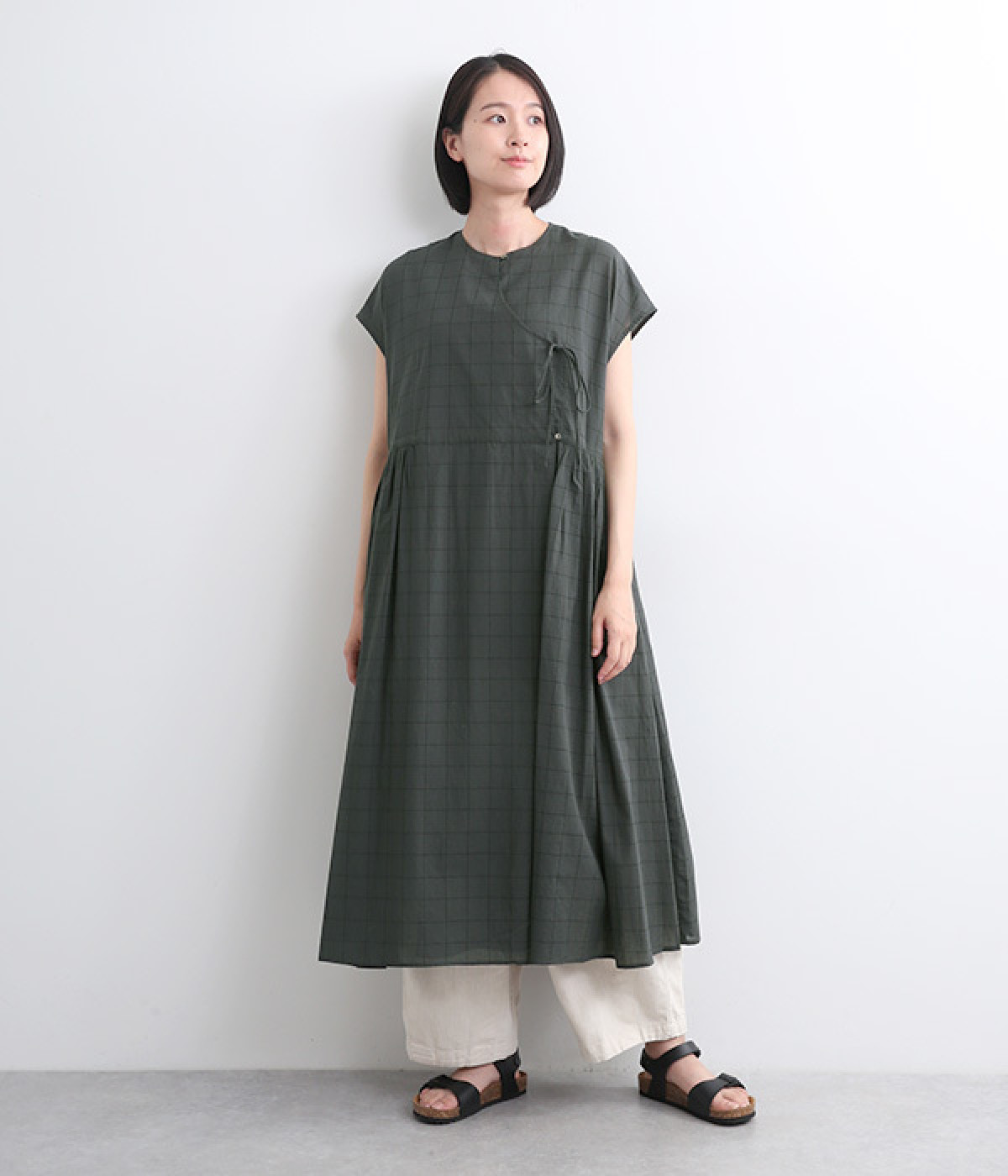 Kanocoさんコラボ　コットンラミースラブローンワンピース(チャコール×クロチェック-L)