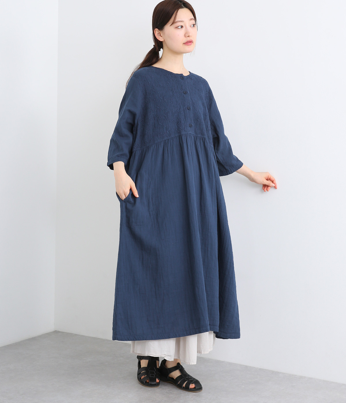 Wガーゼ小花刺繍胸切替ワンピース(夏藍-ONESIZE)