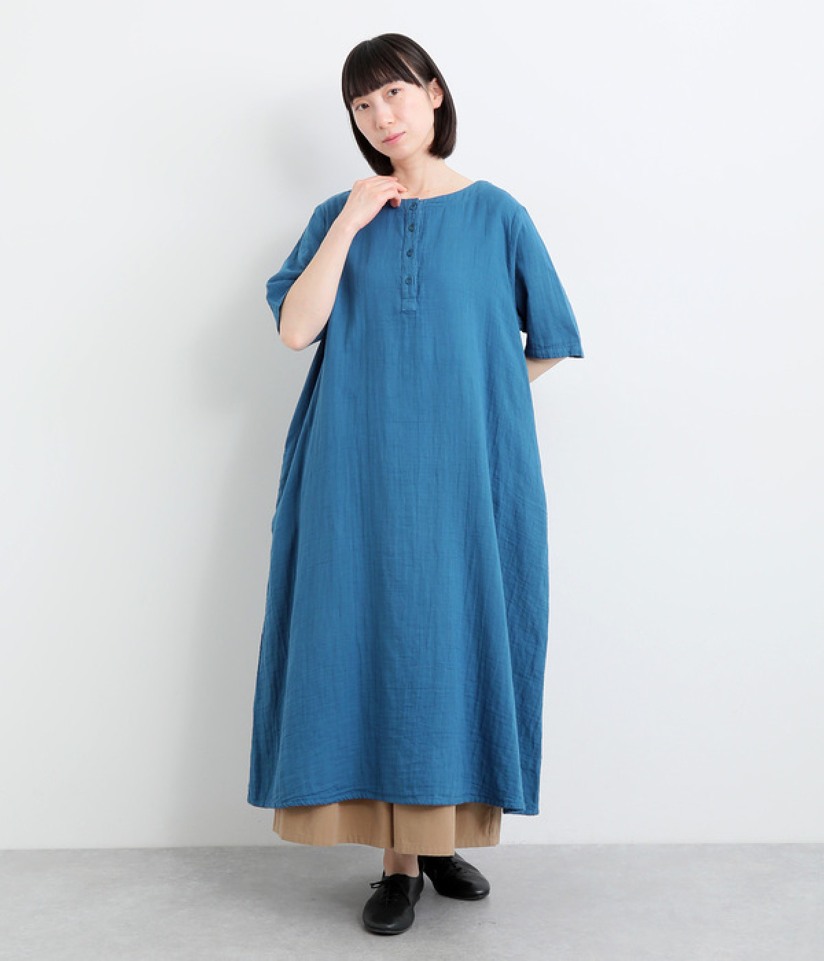 Wガーゼ　後ろフレアー切替えワンピース(ブルー-ONESIZE)