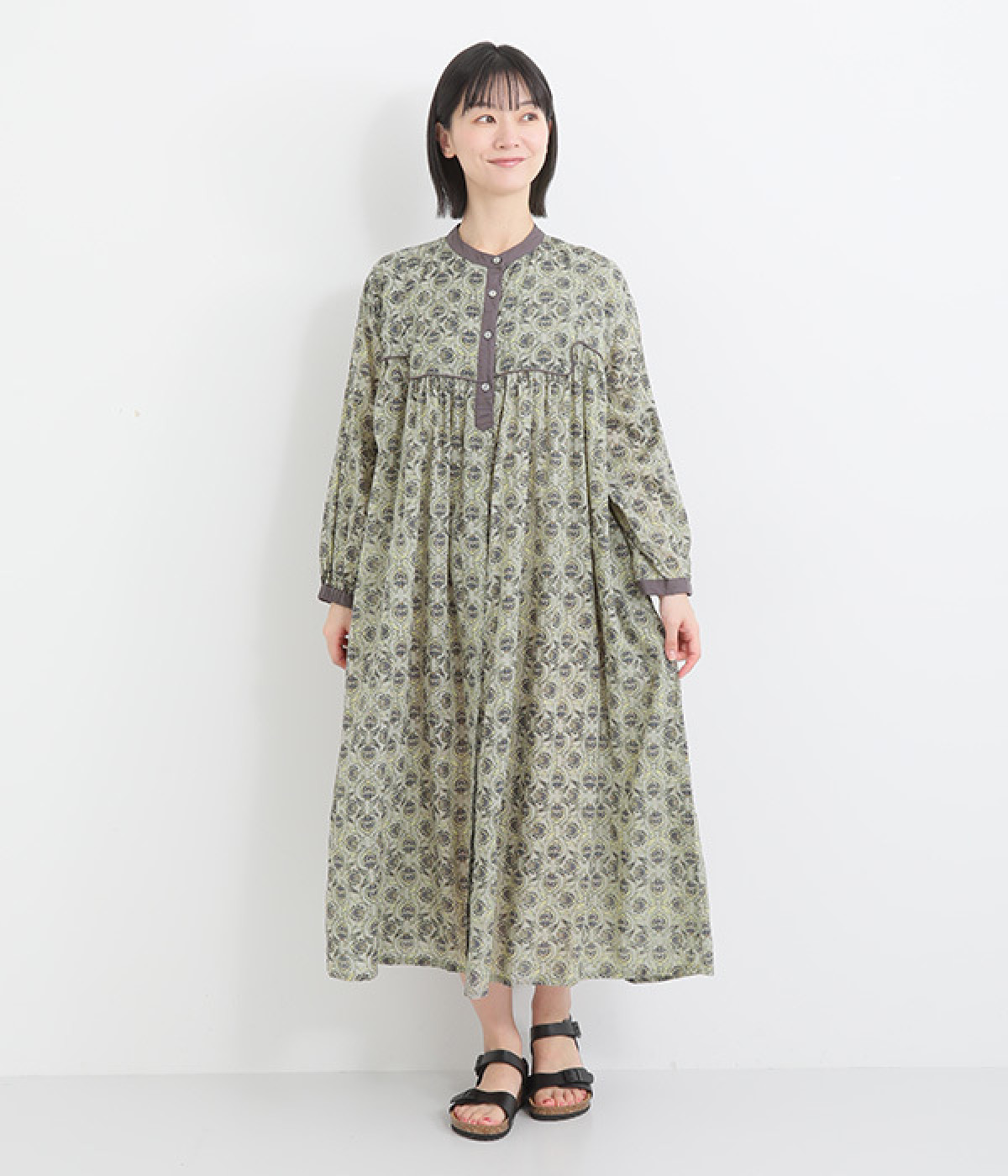 シルクタッチボイルタイルプリント　ヨーク切替えワンピース(ライトカーキ-ONESIZE)