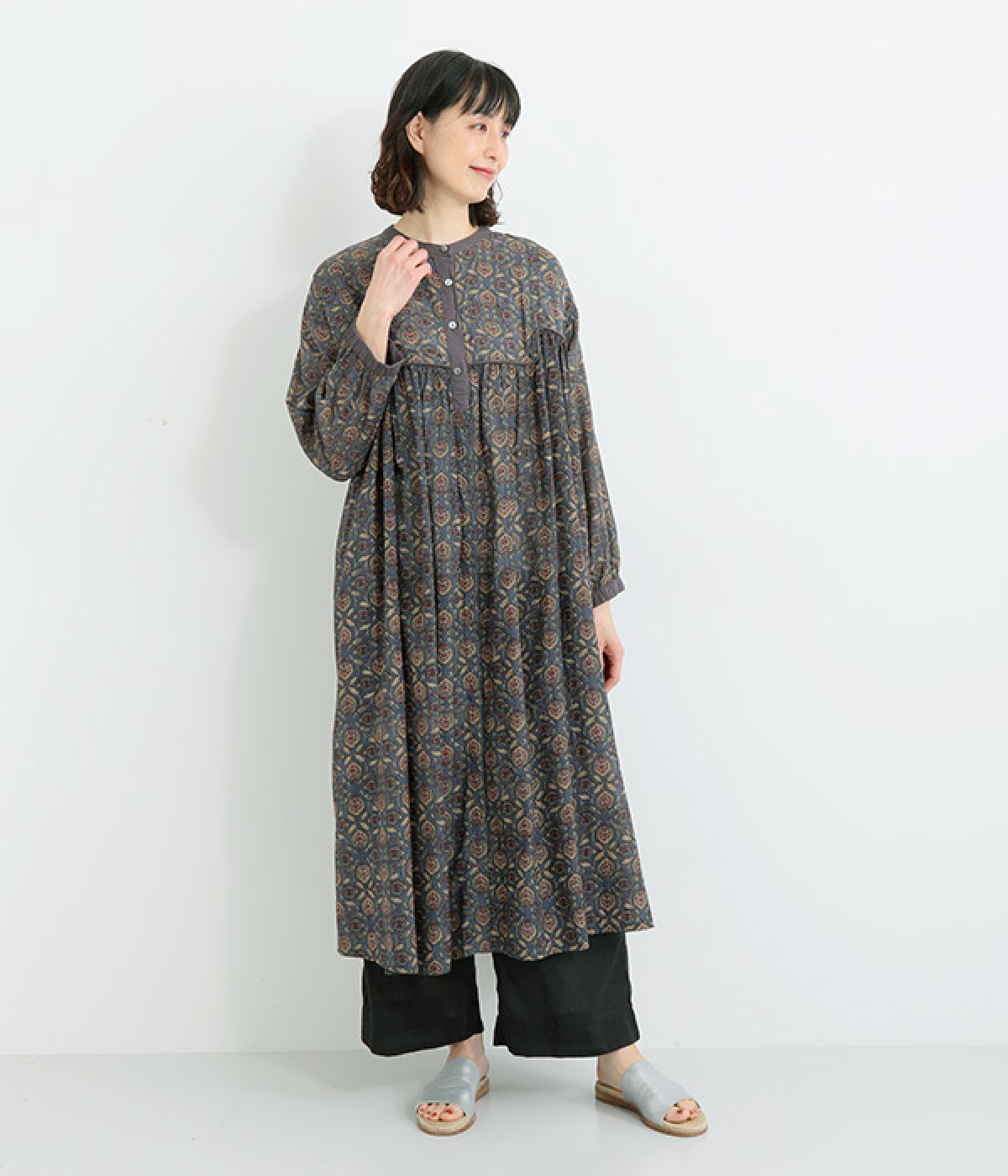 シルクタッチボイルタイルプリント　ヨーク切替えワンピース(ネイビー-ONESIZE)
