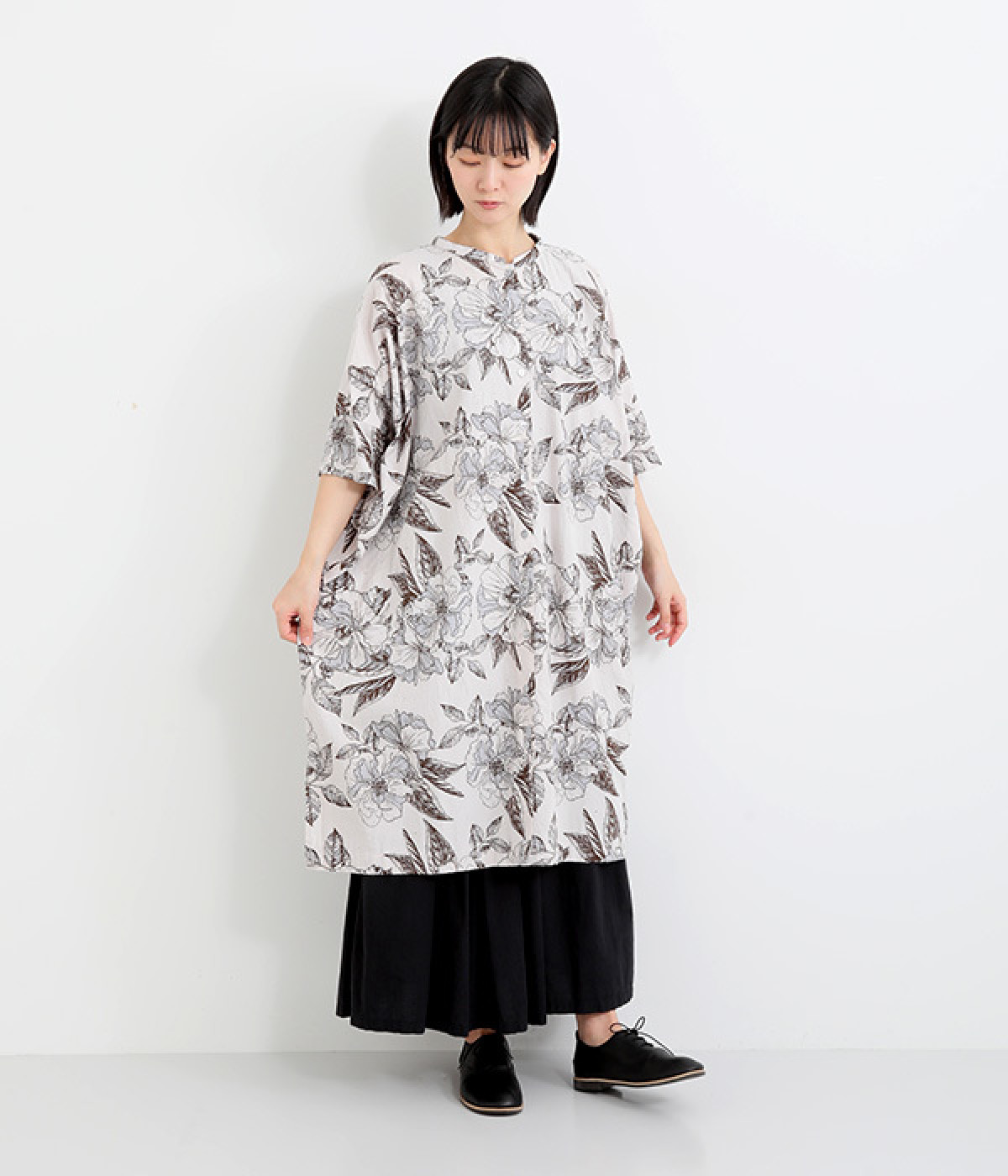 コットンモダールカームフラワープリント 　コクーン2wayワンピース(アイボリー-ONESIZE)