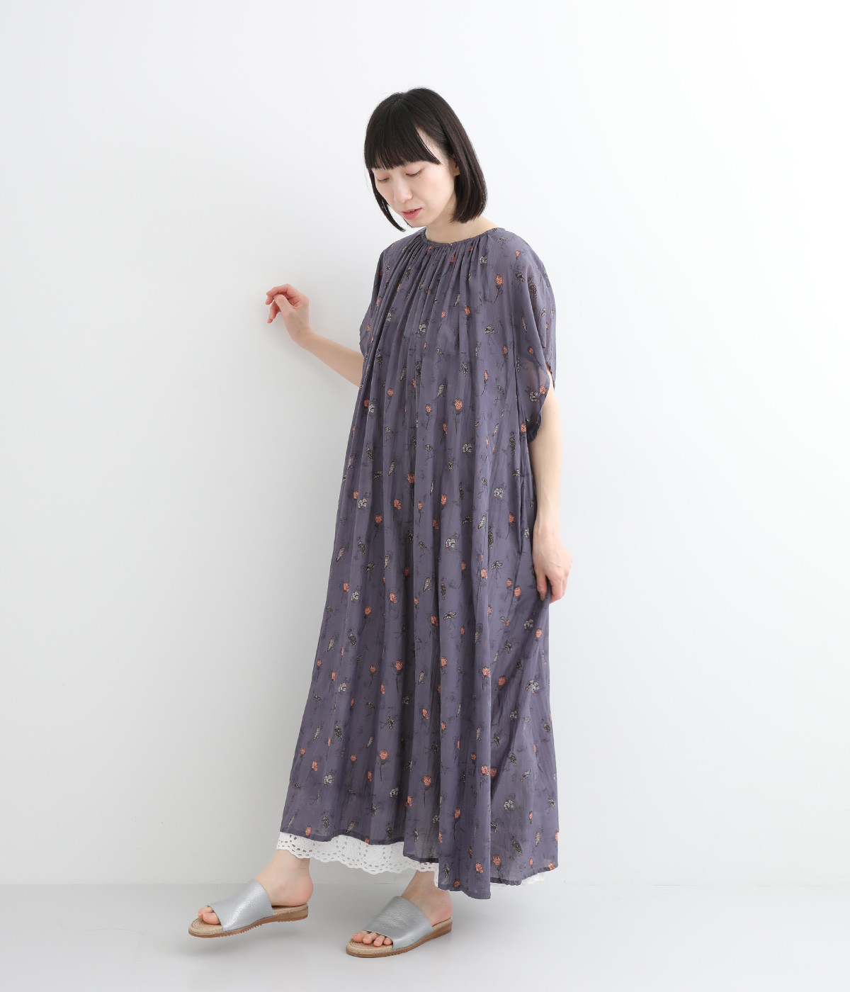 シルクタッチボイル鳥花プリントギャザーワンピース(ネイビー-ONESIZE)