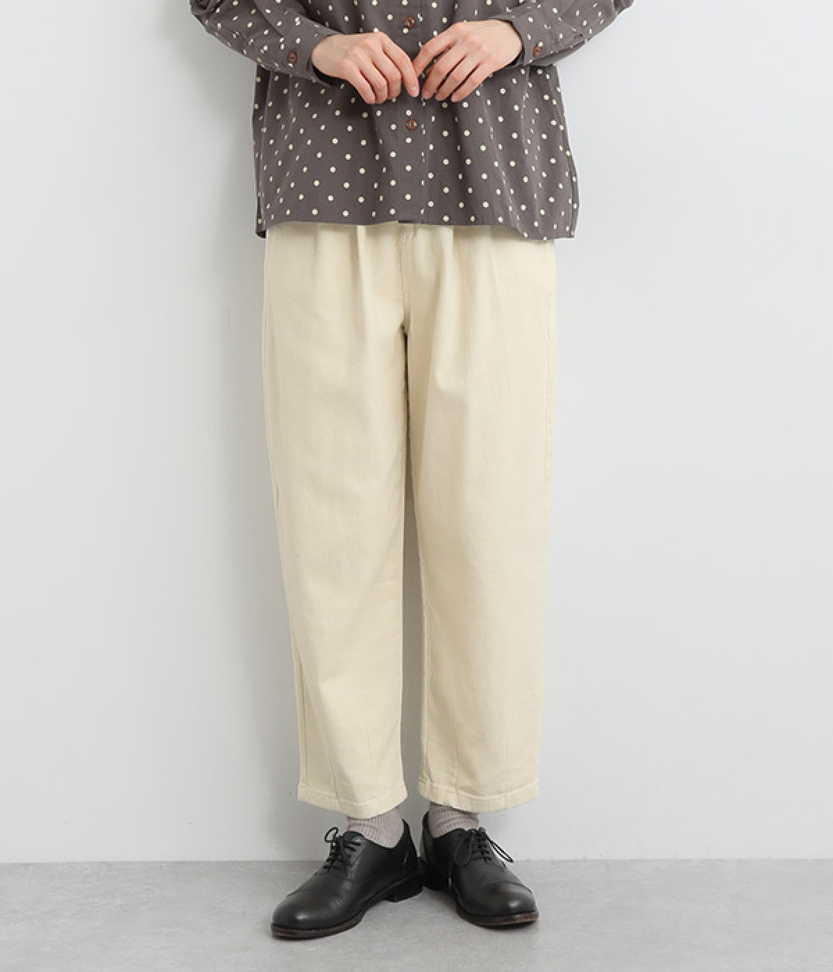 カラーツイルテーパードパンツ(ホワイト-ONESIZE)