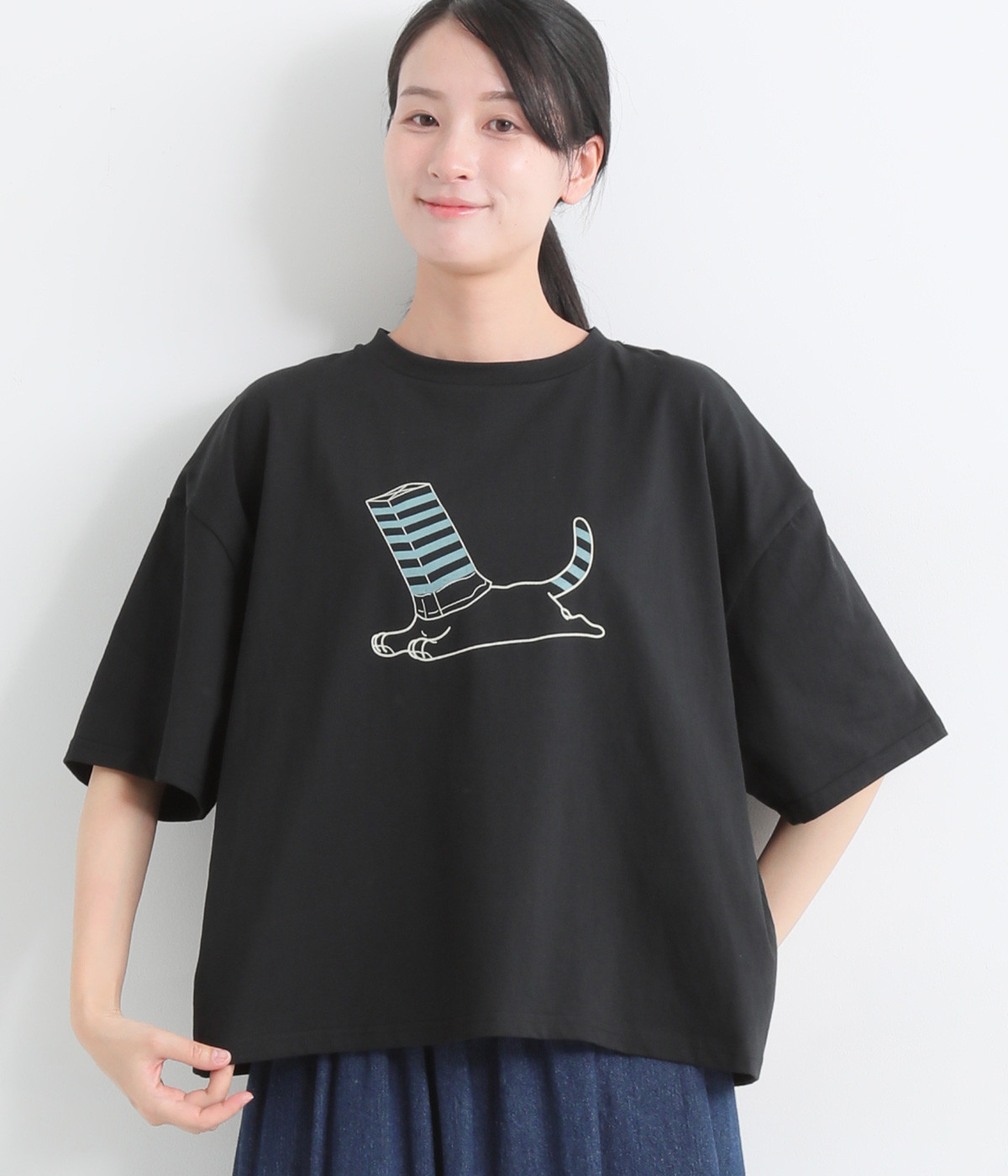 箱で遊ぶCAT Tシャツ(ブラック-ONESIZE)