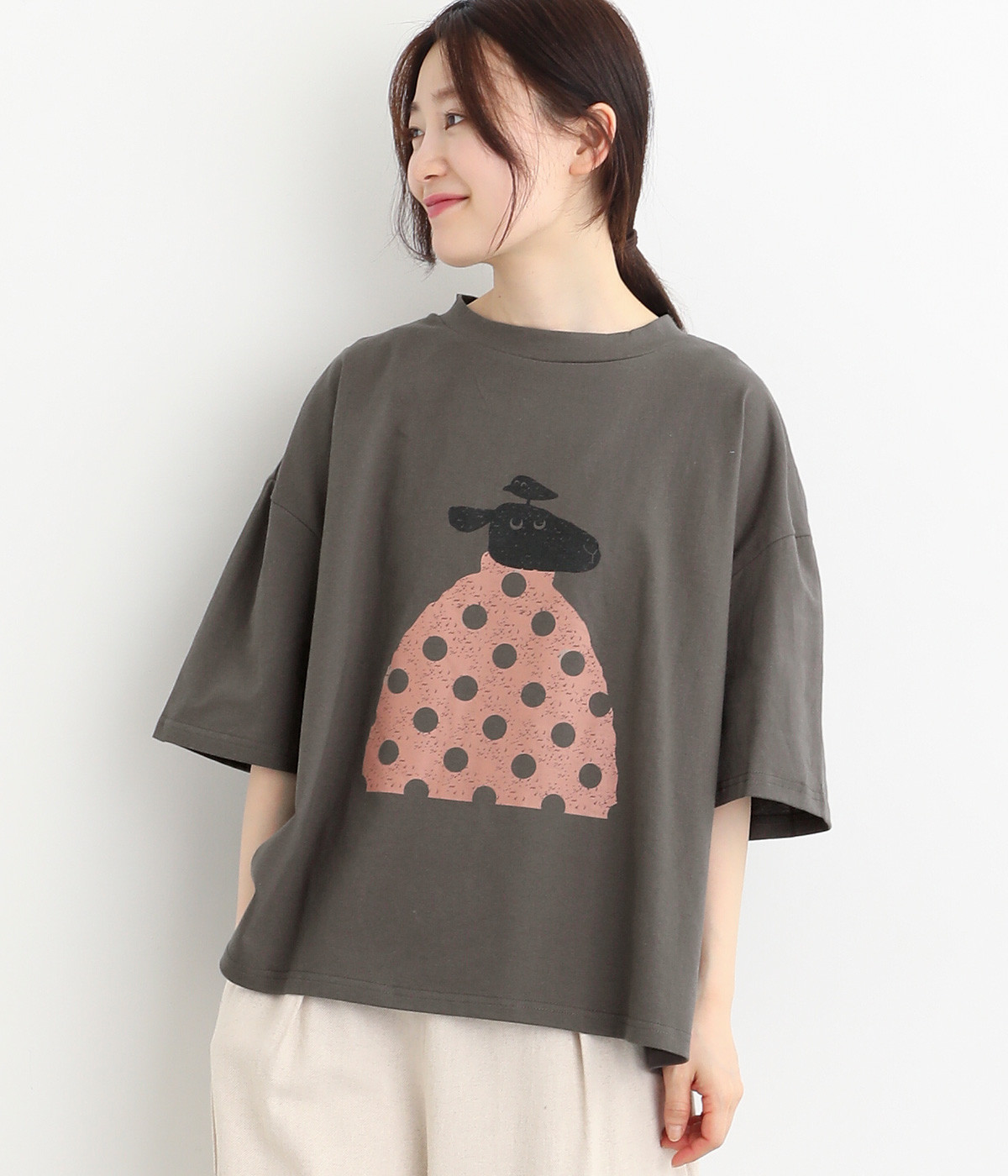 服を着たSHEEPTシャツ(チャコール-ONESIZE)