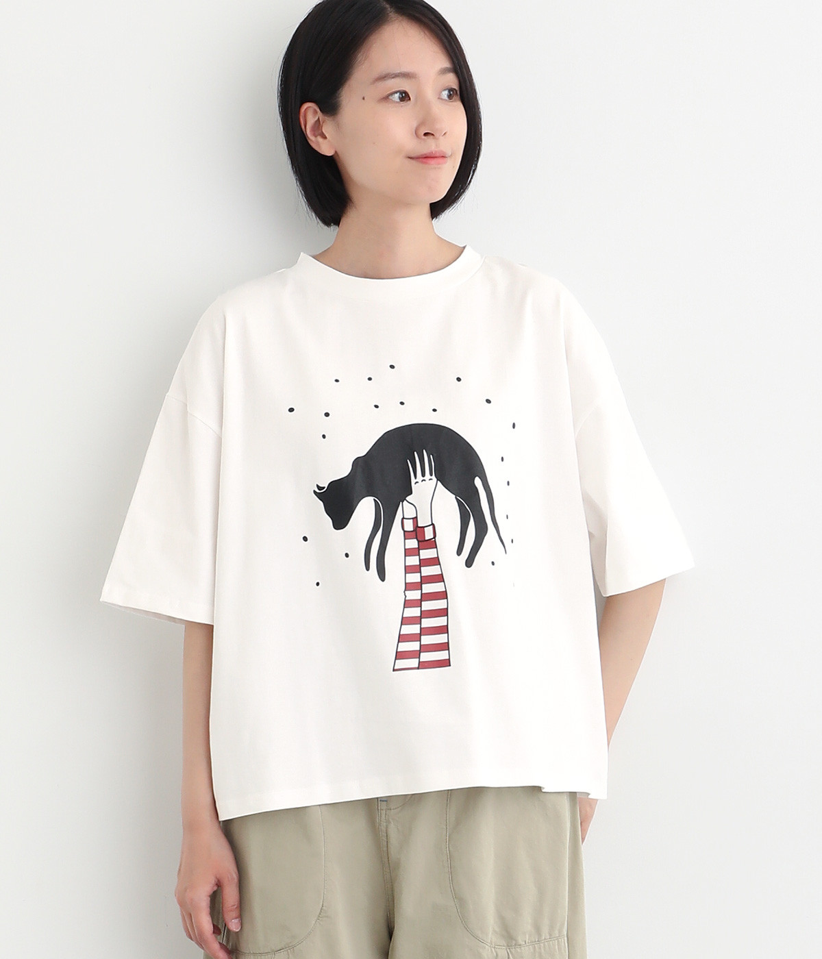 抱っこされる猫Tシャツ(ホワイト-ONESIZE)