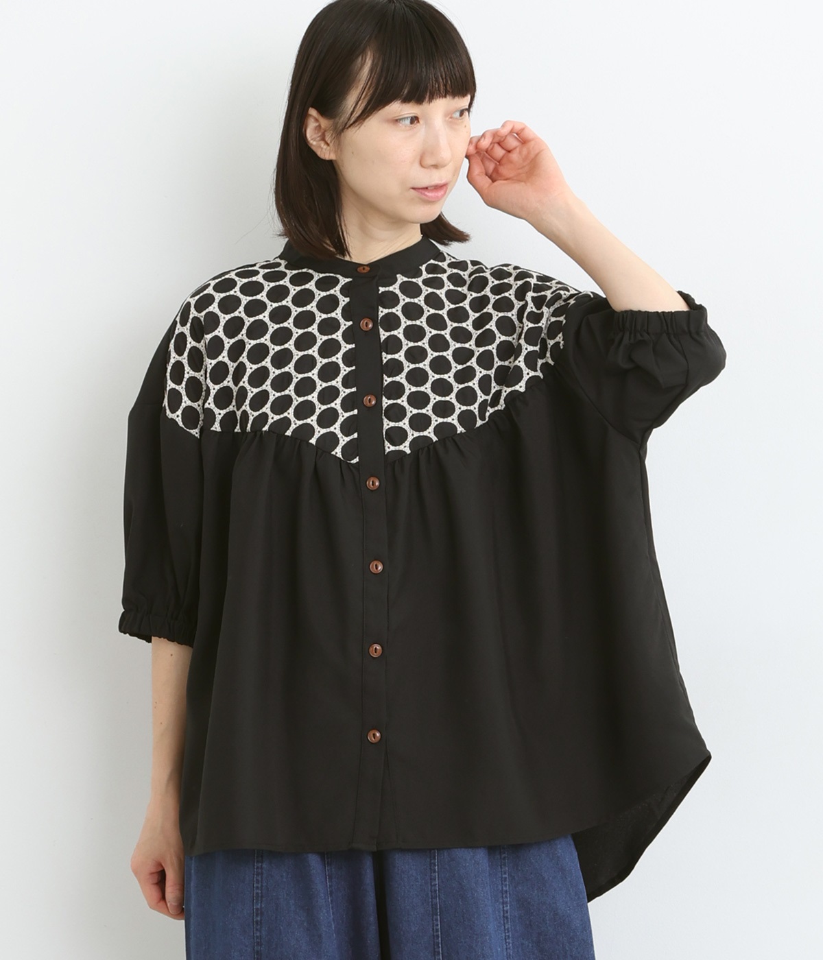 丸柄刺繍無地V切り替えシャツ(ブラック×ブラック-ONESIZE)