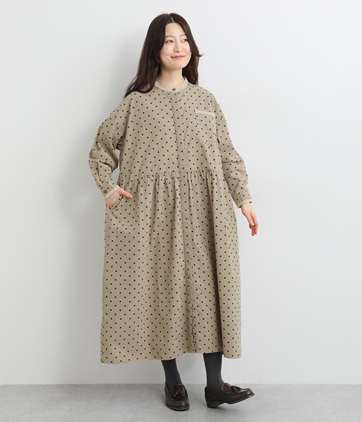 ドット バンドカラー切替ギャザーワンピース(ベージュ-ONESIZE)