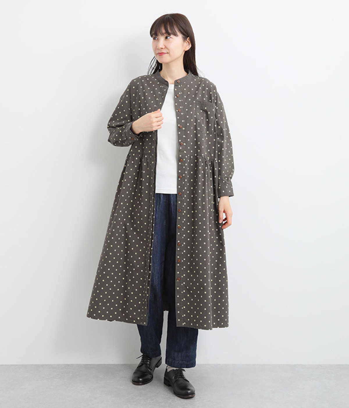ドット バンドカラー切替ギャザーワンピース(チャコール-ONESIZE)