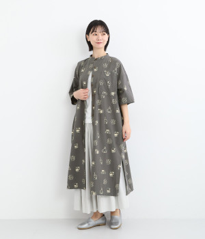 刺繍風お家プリント サイドスリットワンピース