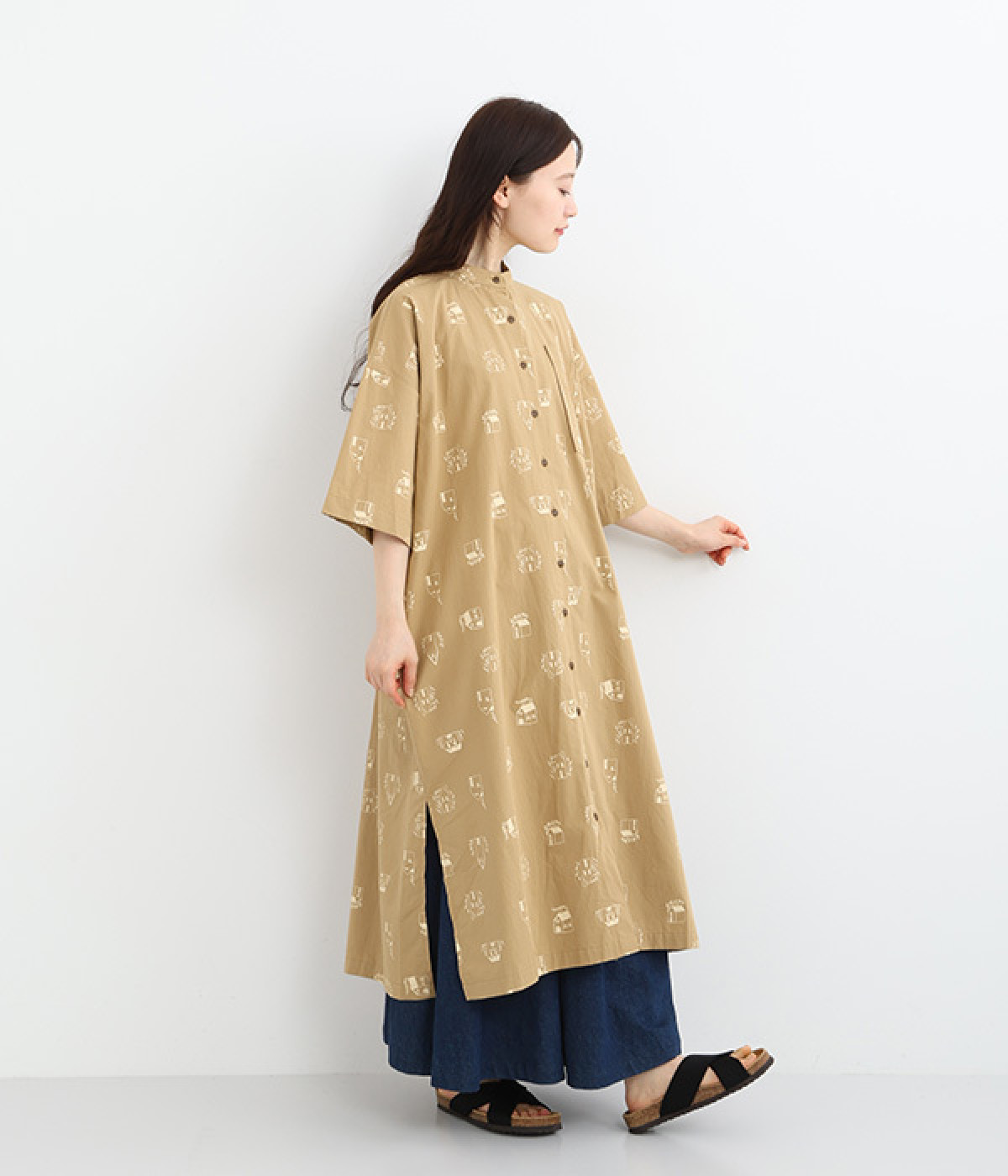 刺繍風お家プリント サイドスリットワンピース(ブラウン-ONESIZE)