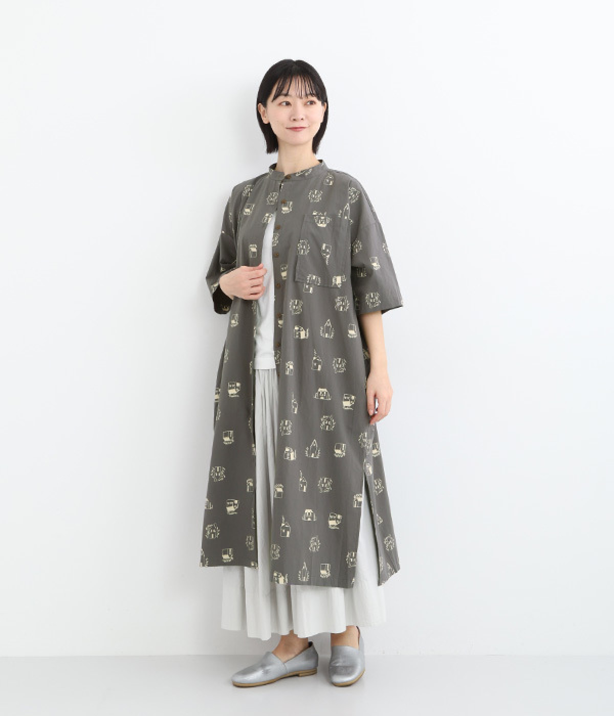 刺繍風お家プリント サイドスリットワンピース(チャコール-ONESIZE)