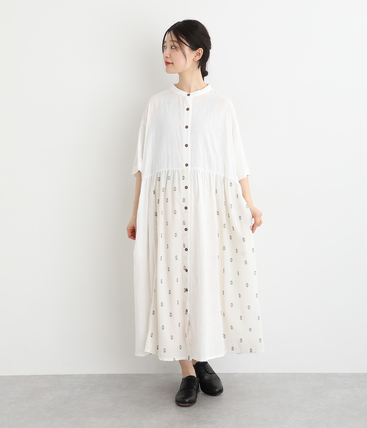 ジャカード 縦切替 バックギャザーワンピース(ホワイト×ドット-ONESIZE)