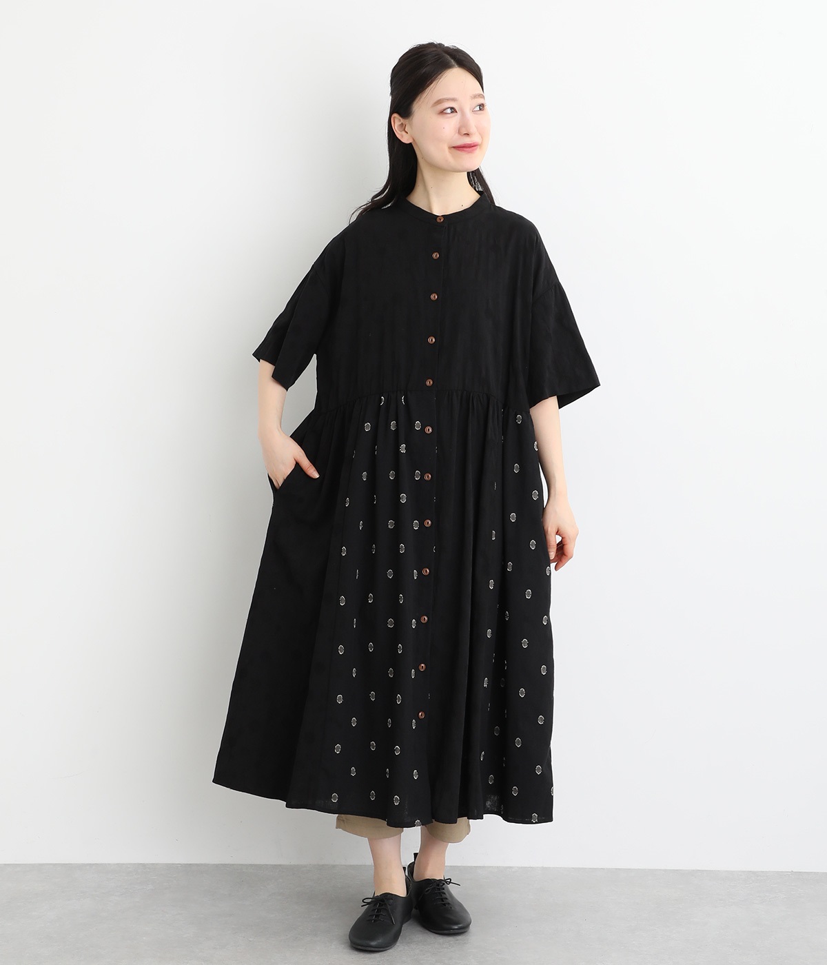 ジャカード 縦切替 バックギャザーワンピース(ブラック×ドット-ONESIZE)