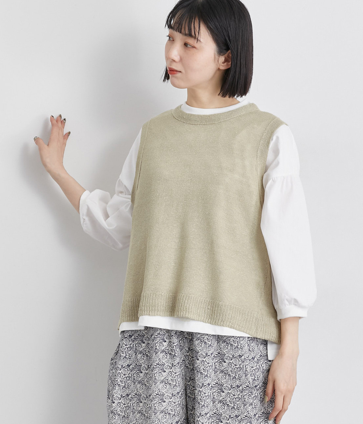 フレンチリネン100％ニット後ろ開きベスト(ベージュ-ONESIZE)
