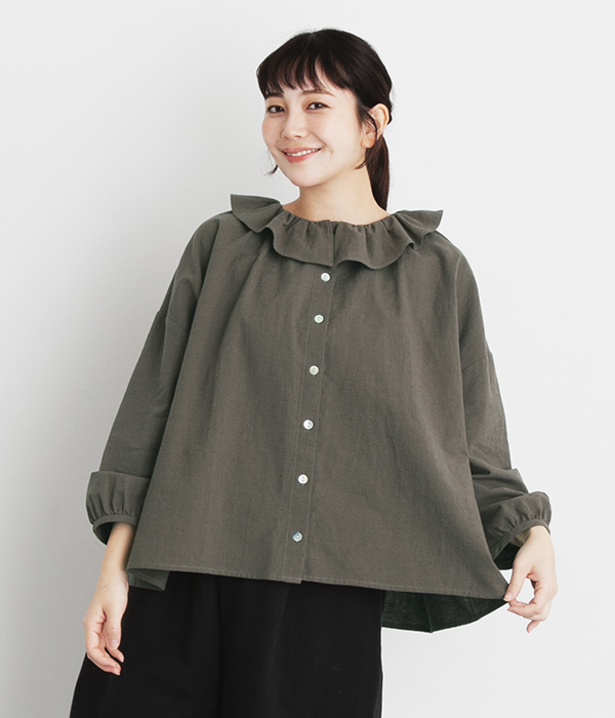 コットンリネンフリル襟9分袖ブラウス(カーキ-ONESIZE)