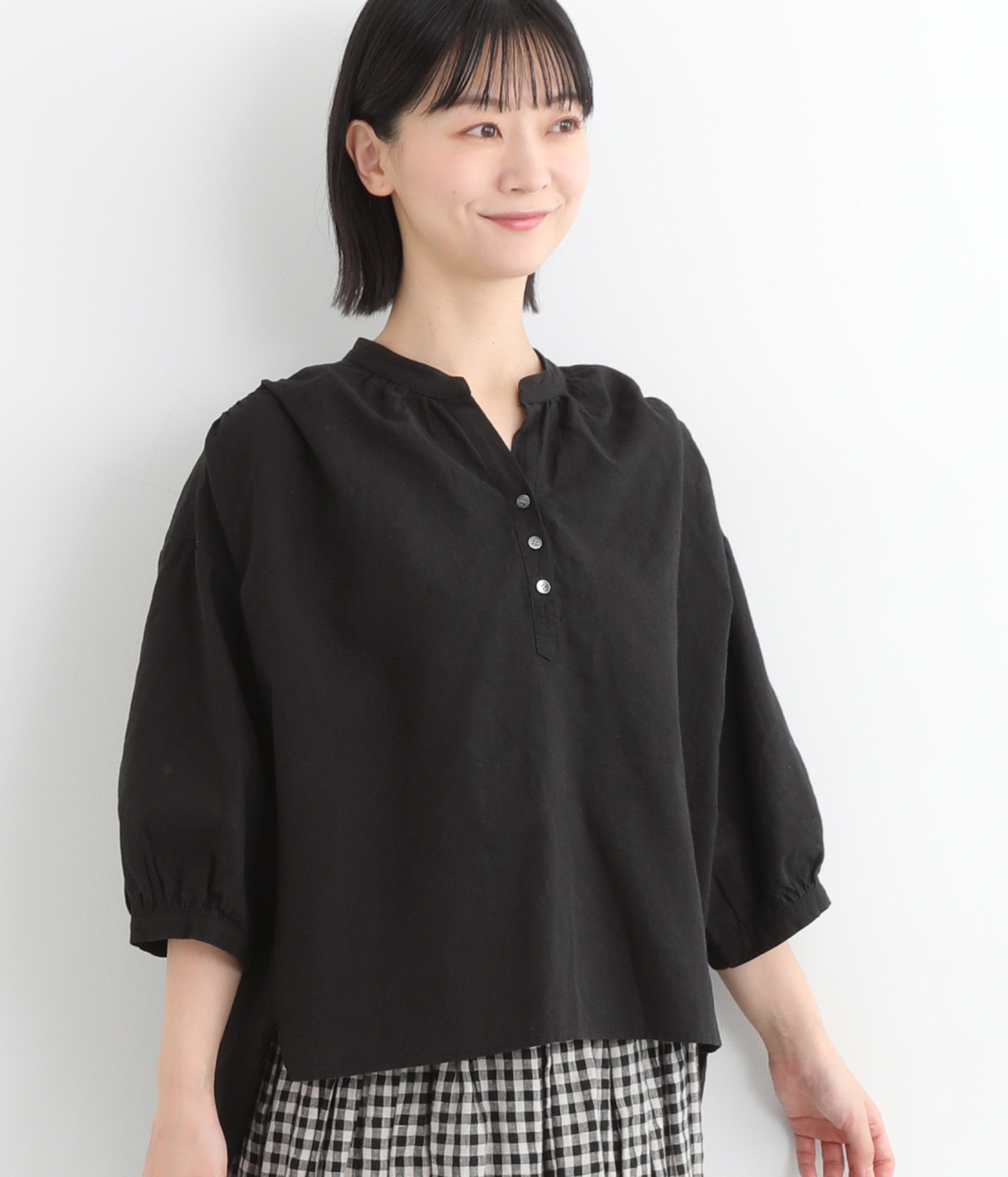 コットンリネンスキッパーヘンリーネック7分袖ブラウス(ブラック-ONESIZE)