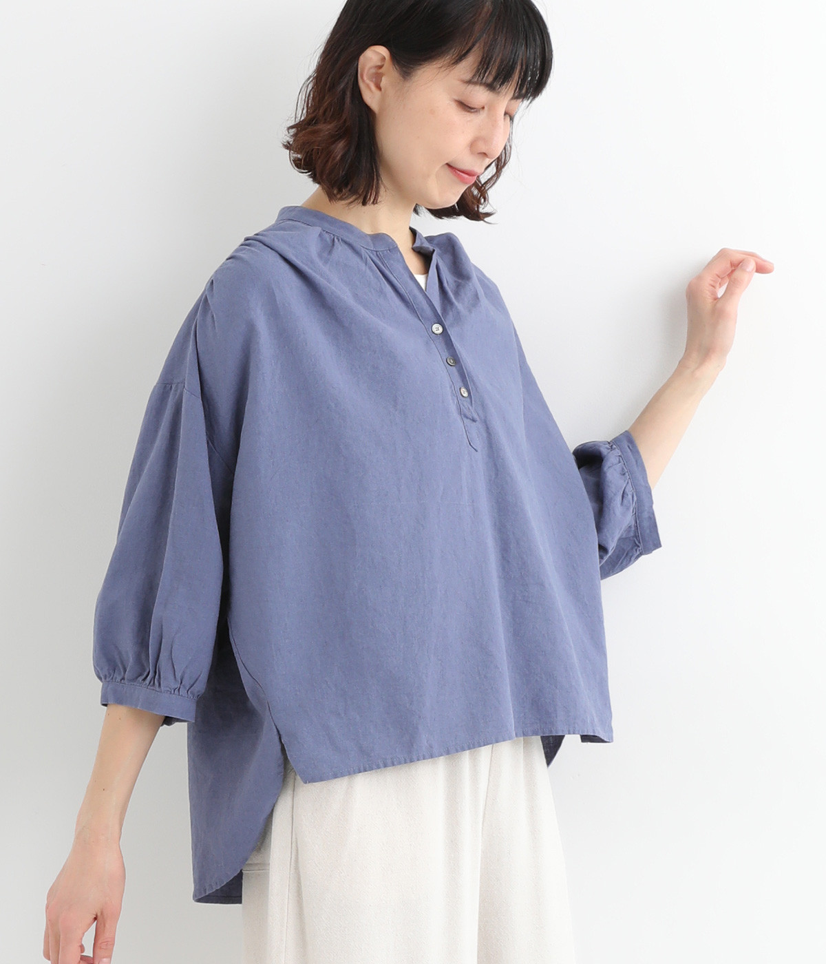 コットンリネンスキッパーヘンリーネック7分袖ブラウス(ブルー-ONESIZE)