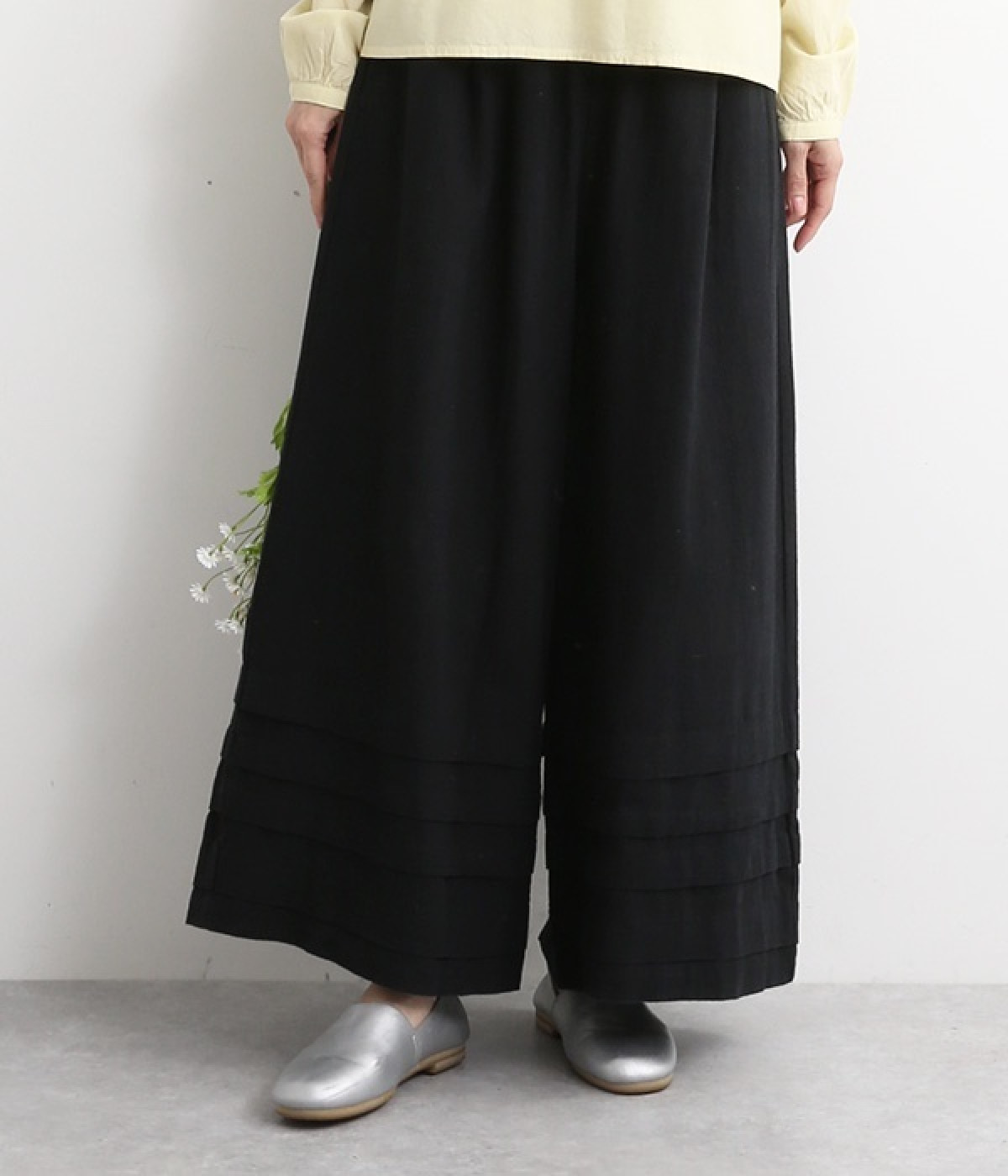 コットンリネンオックス裾タックワイドパンツ(ブラック-L)