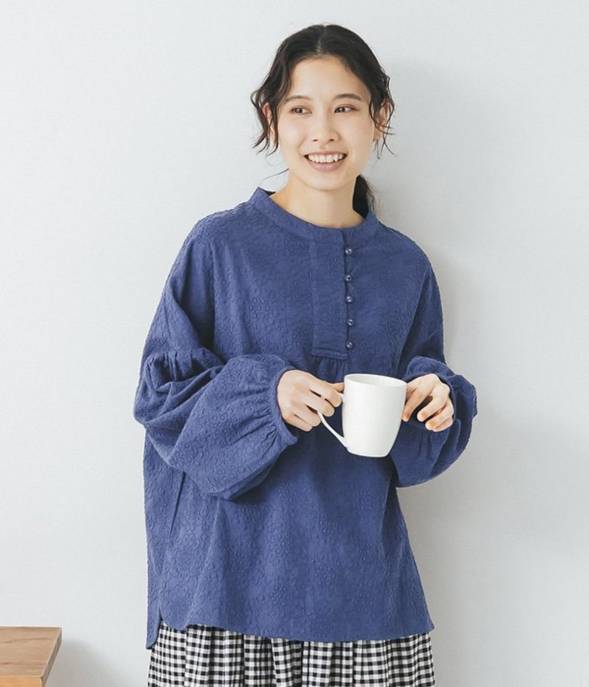 コットン花柄刺繍 スタンドカラープルオーバー(ネイビー-L)
