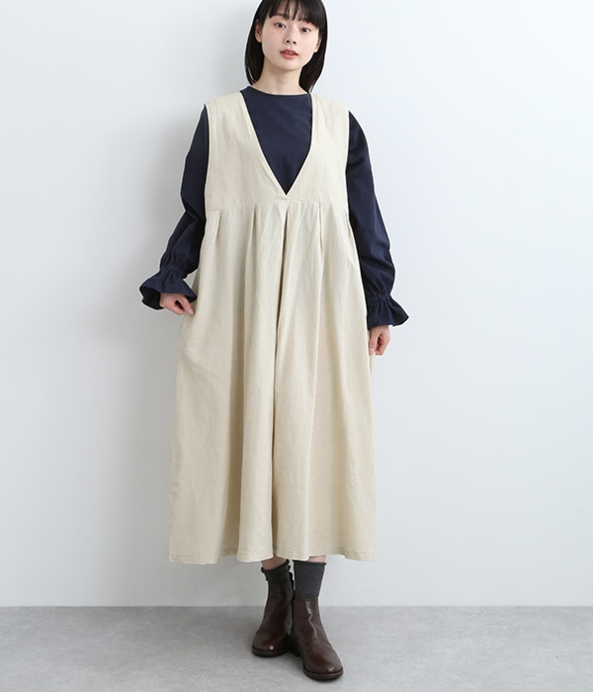 リネンコットンオックス　Vネックノースリーブワンピース(キナリ-L)