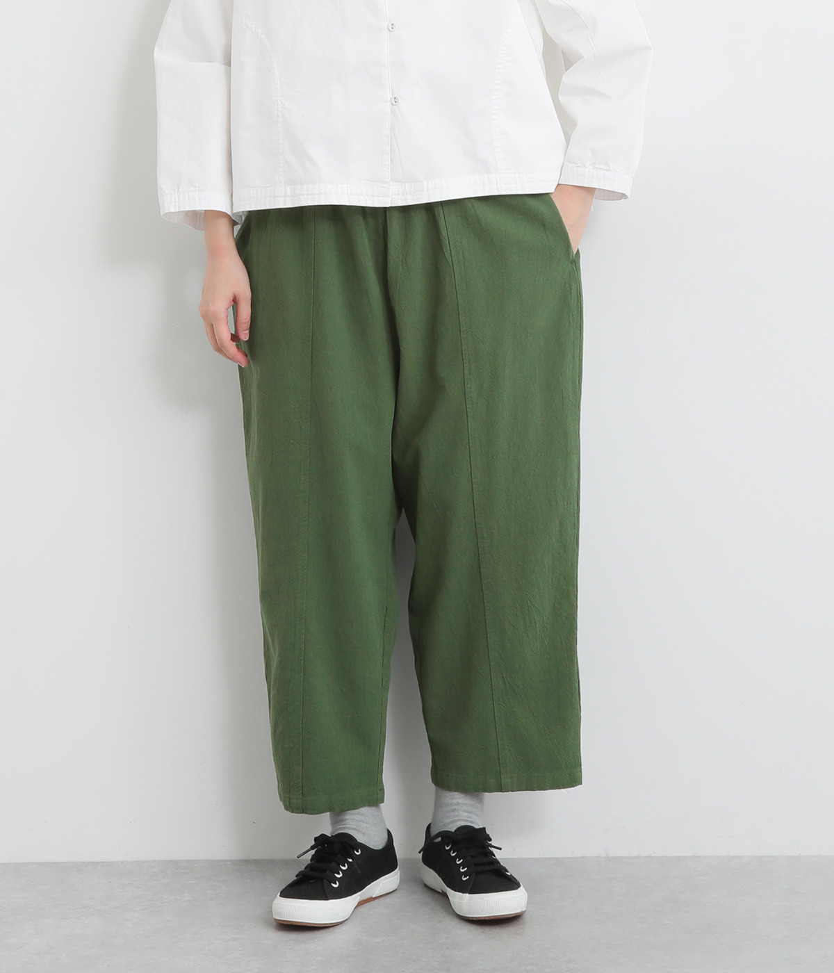 コットン15番ワッシャーリラックスフィットテーパードパンツ(グリーン-L)