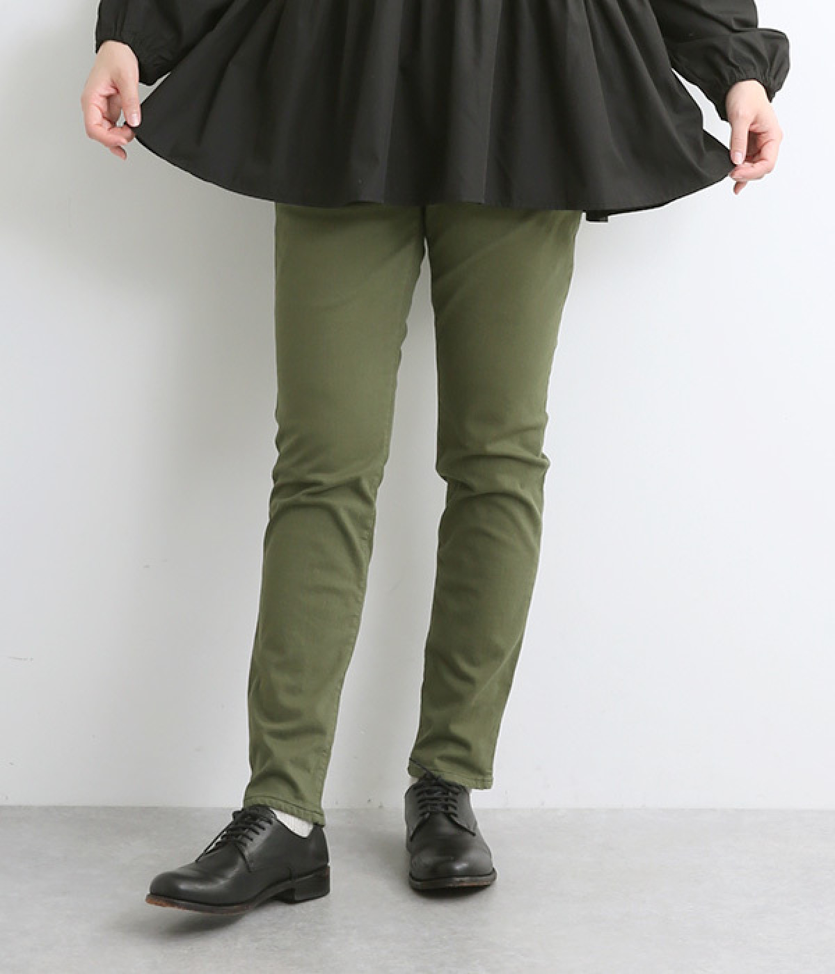 COZY FLEECE ECRU　リラクシングテーパードパンツ(オリーブグリーン-M)