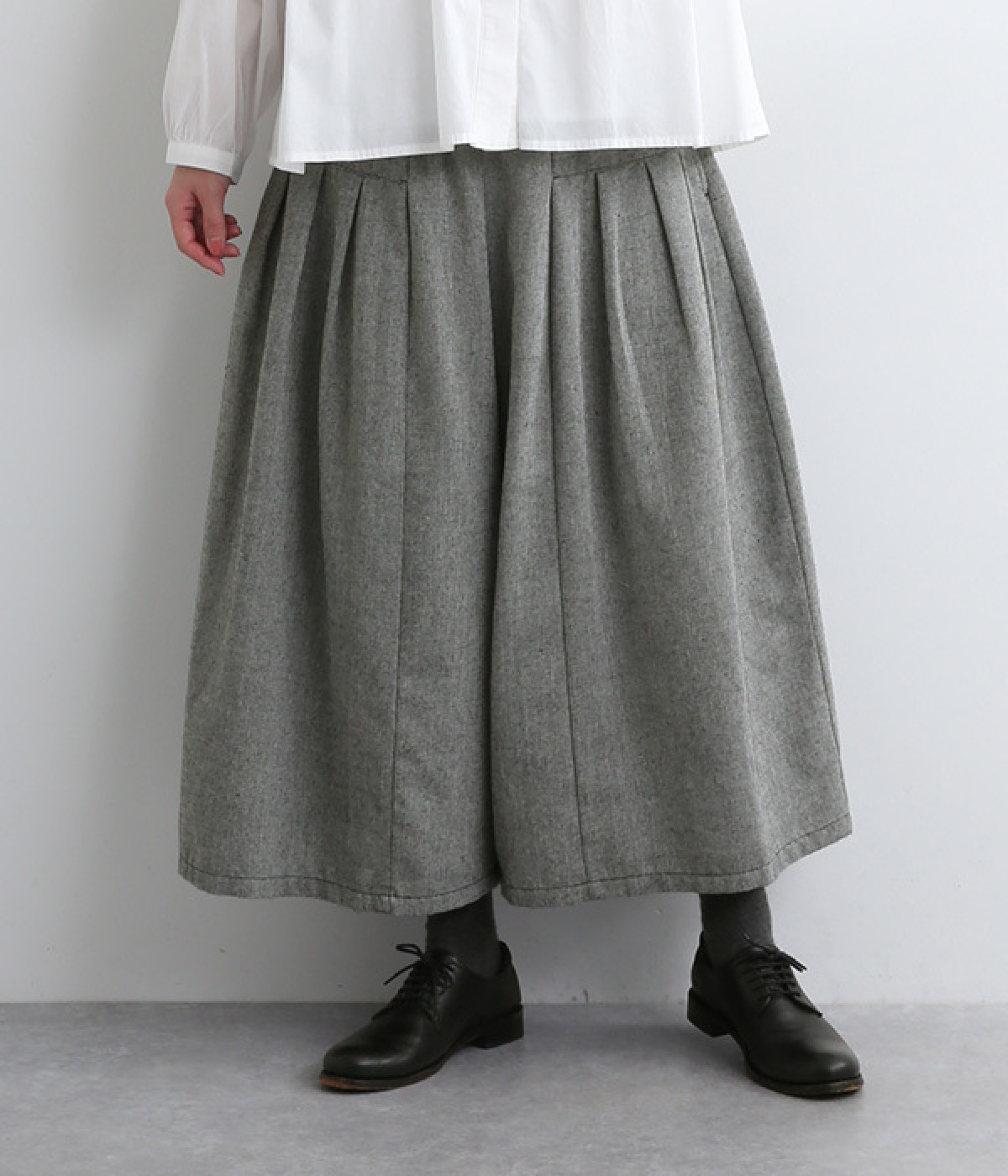 コットン混ヘリンボーン　タックワイドパンツ(ブラック-ONESIZE)