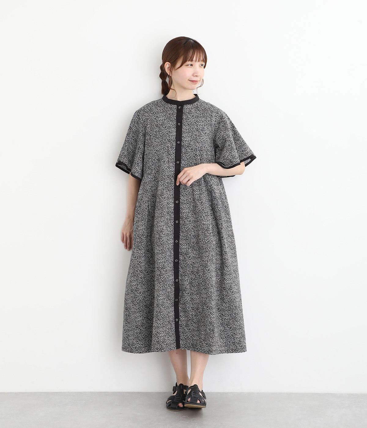 アソート花柄プリント　フレア袖ワンピース(ブラック-ONESIZE)
