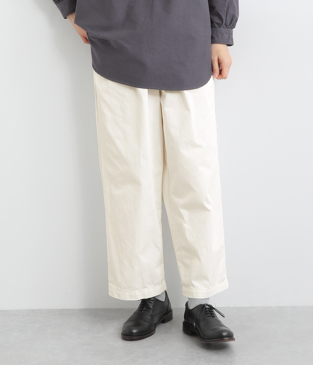 コットン高密度コンパクトチノクロスワイドパンツ(ホワイト-L)