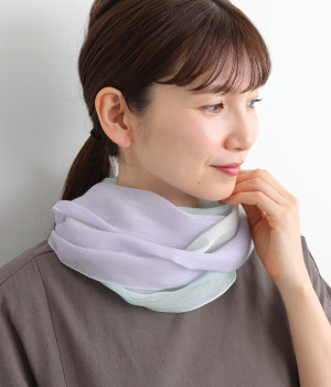軽くてやわらかいシルク混ストール